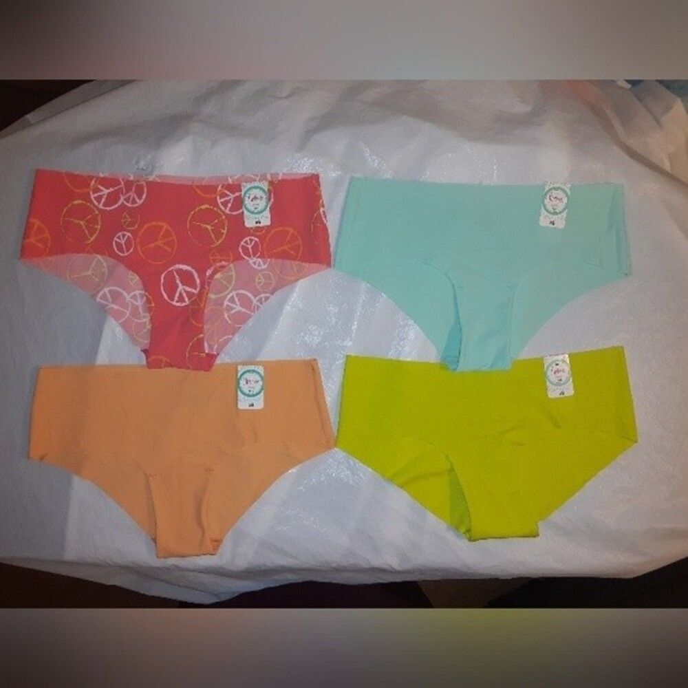 Flirtitude XS Seamless Cheeky Bundle 4 pair lot